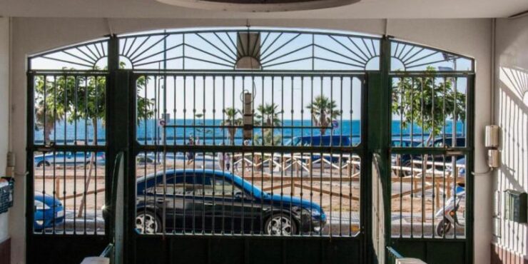 Apartamento junto a la playa