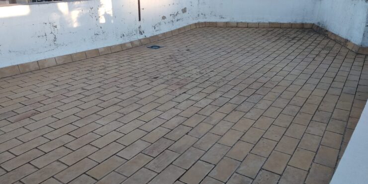 Apartamento con 2 plazas de garaje